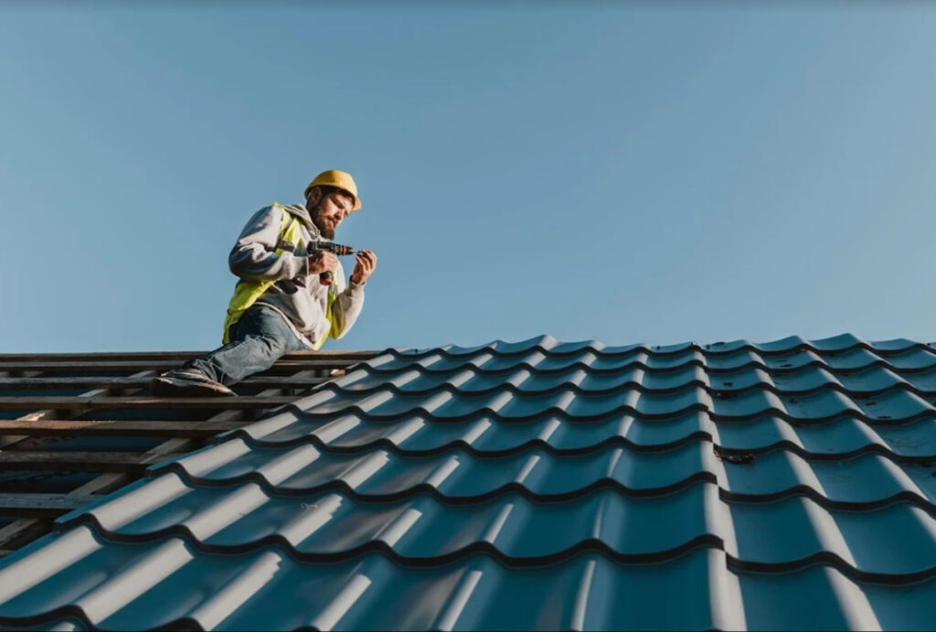 how long does a commercial roof last